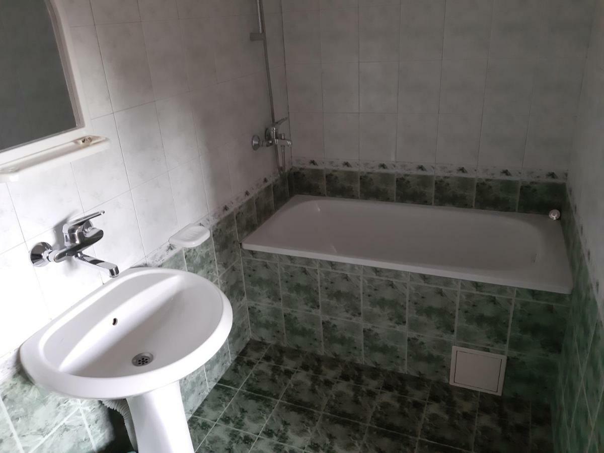 Къща Поколения Trjavna Exteriér fotografie